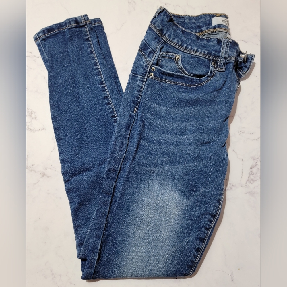 YMI Wanna Better Butt Size 5 Skinny Jeans